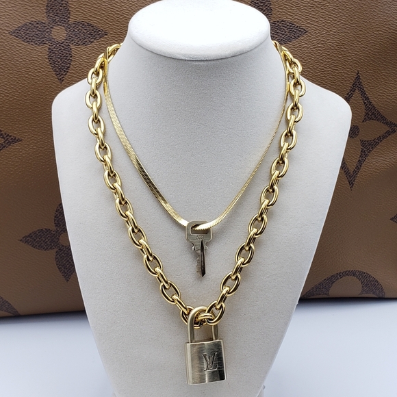 18k Gold Plated Stainless Steel Chain W/ Authentic Louis Vuitton Padlock Pendant - Picture 1 of 15